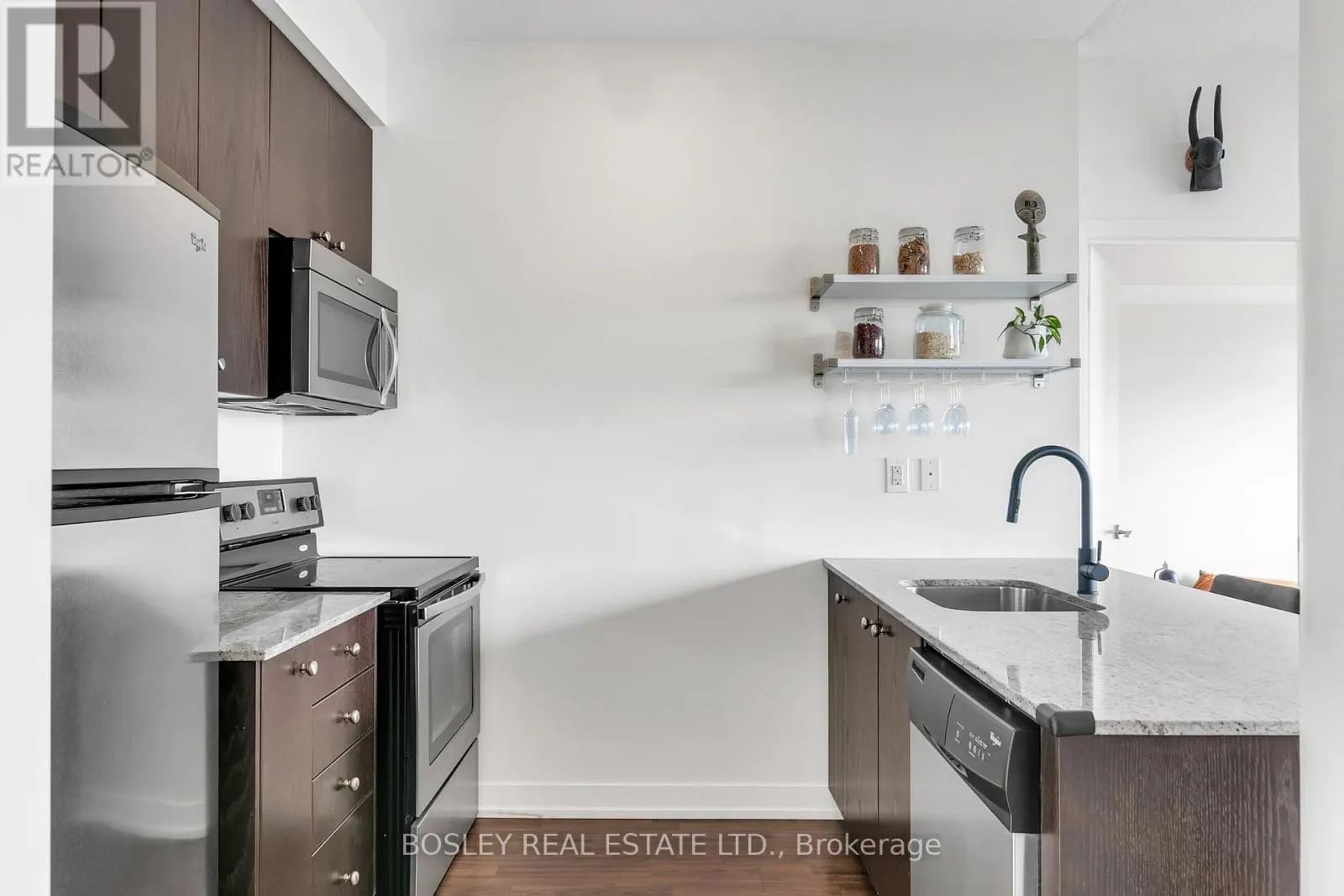 608 - 5101 DUNDAS STREET W