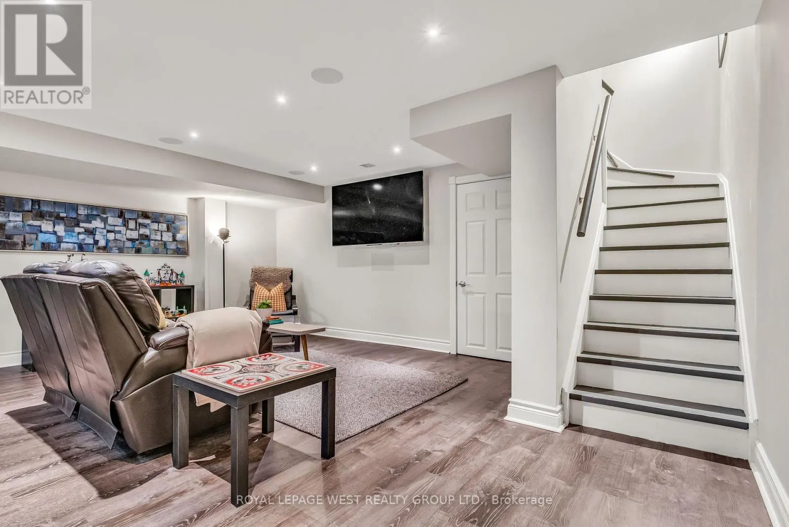 16 YACHTERS LANE