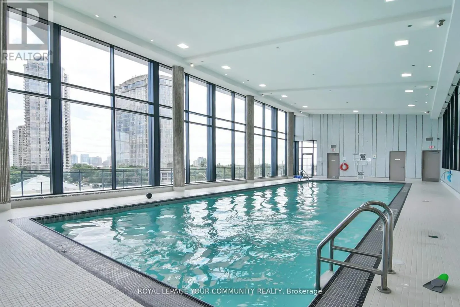 2702 - 75 EGLINTON AVENUE W