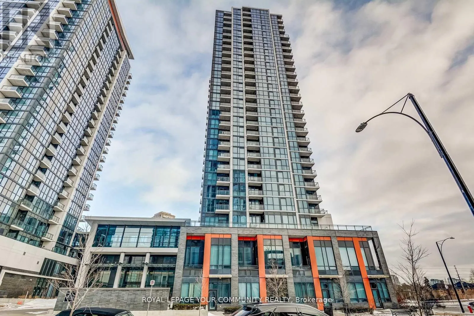 2702 - 75 EGLINTON AVENUE W