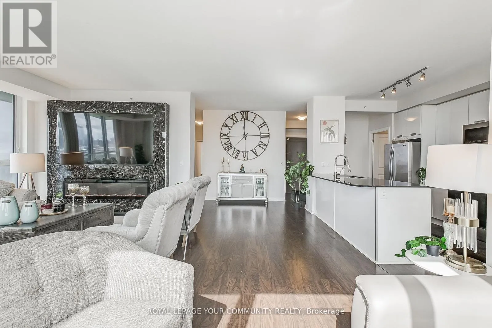 2702 - 75 EGLINTON AVENUE W