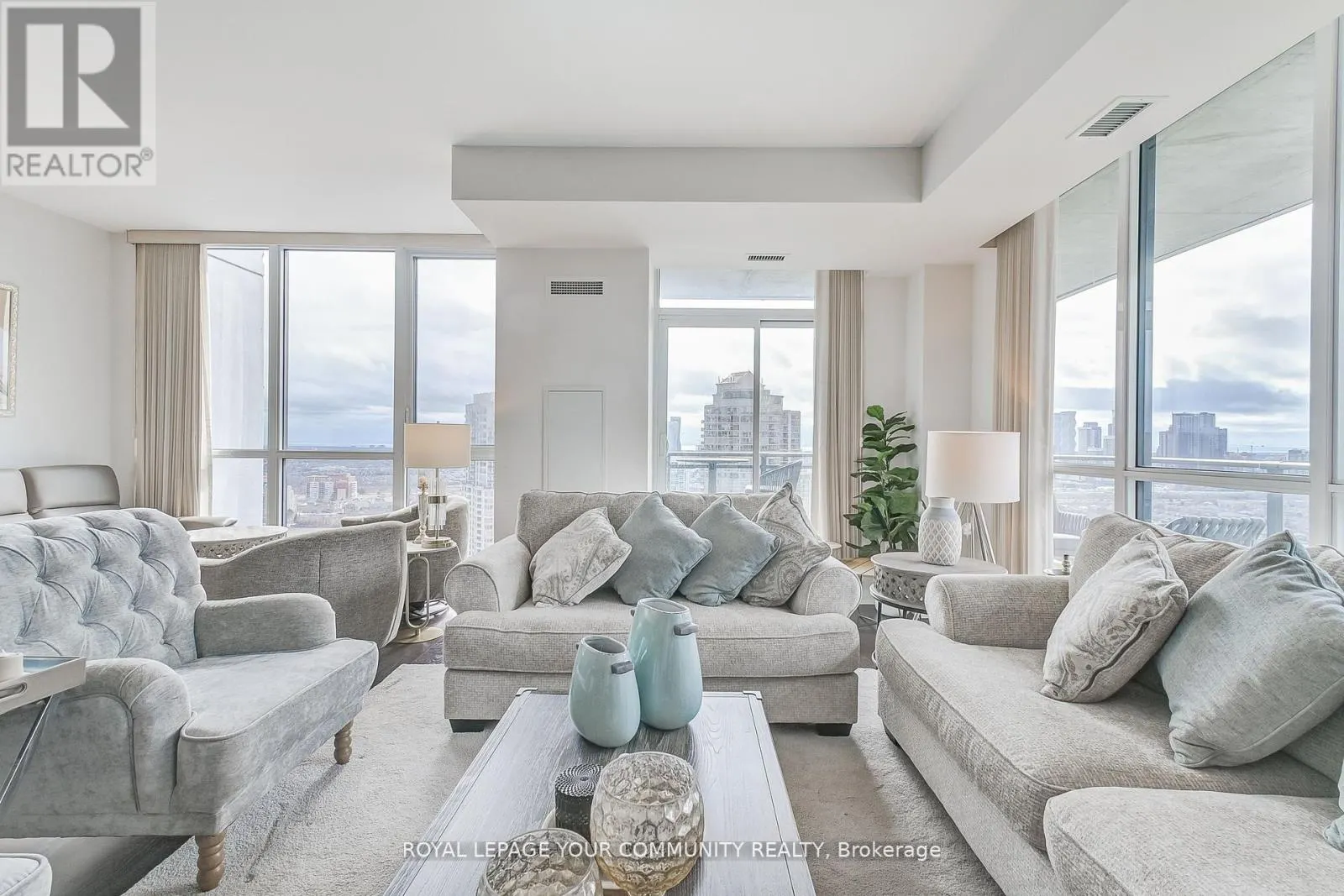 2702 - 75 EGLINTON AVENUE W