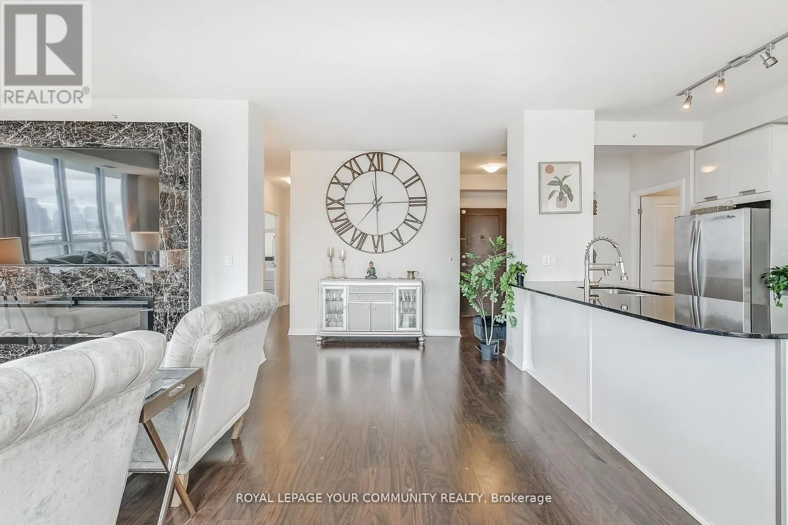 2702 - 75 EGLINTON AVENUE W