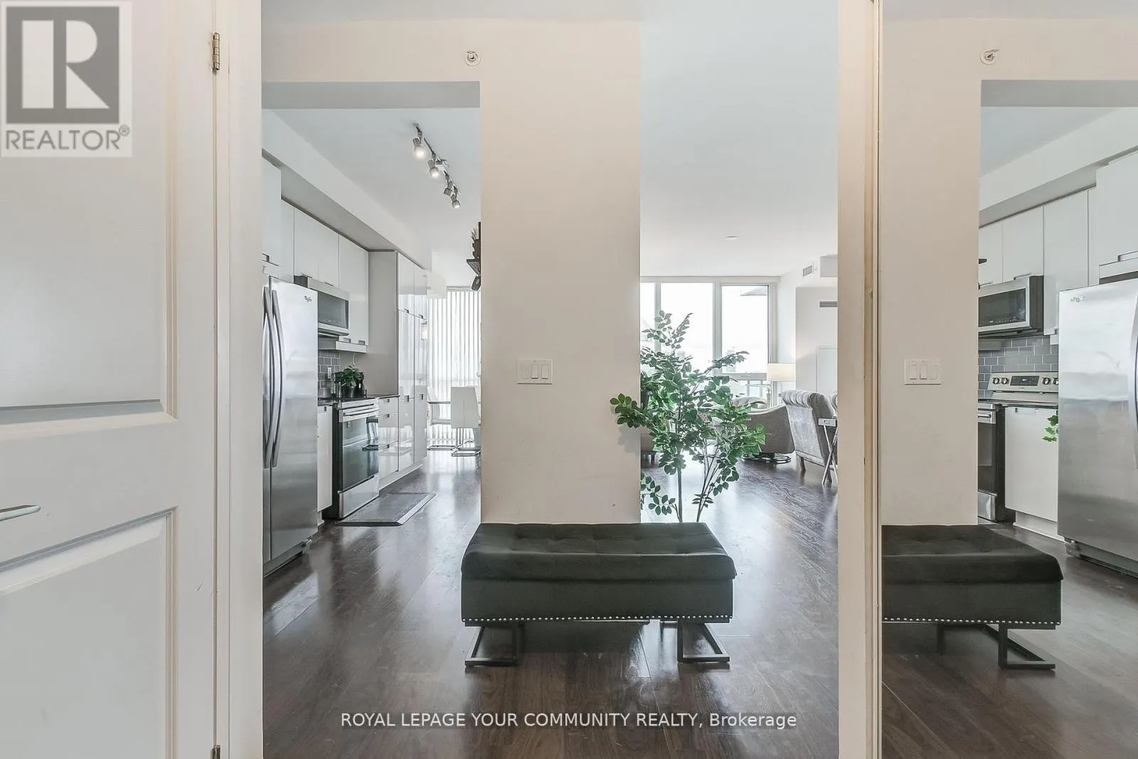 2702 - 75 EGLINTON AVENUE W