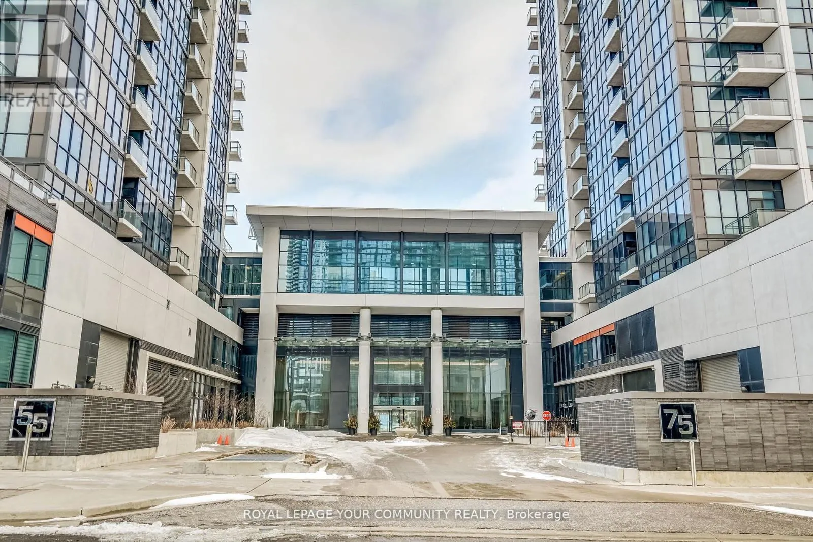 2702 - 75 EGLINTON AVENUE W