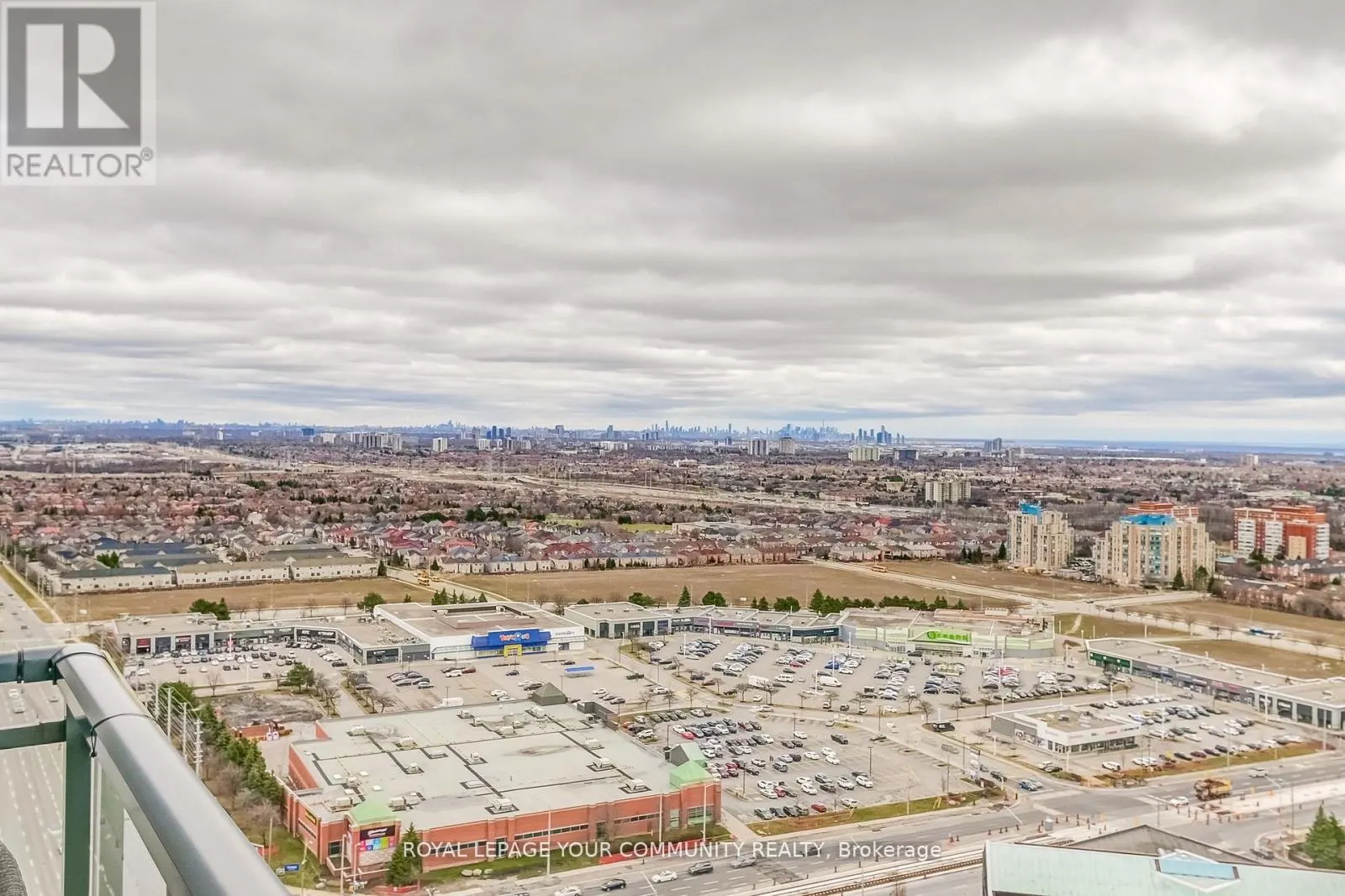 2702 - 75 EGLINTON AVENUE W