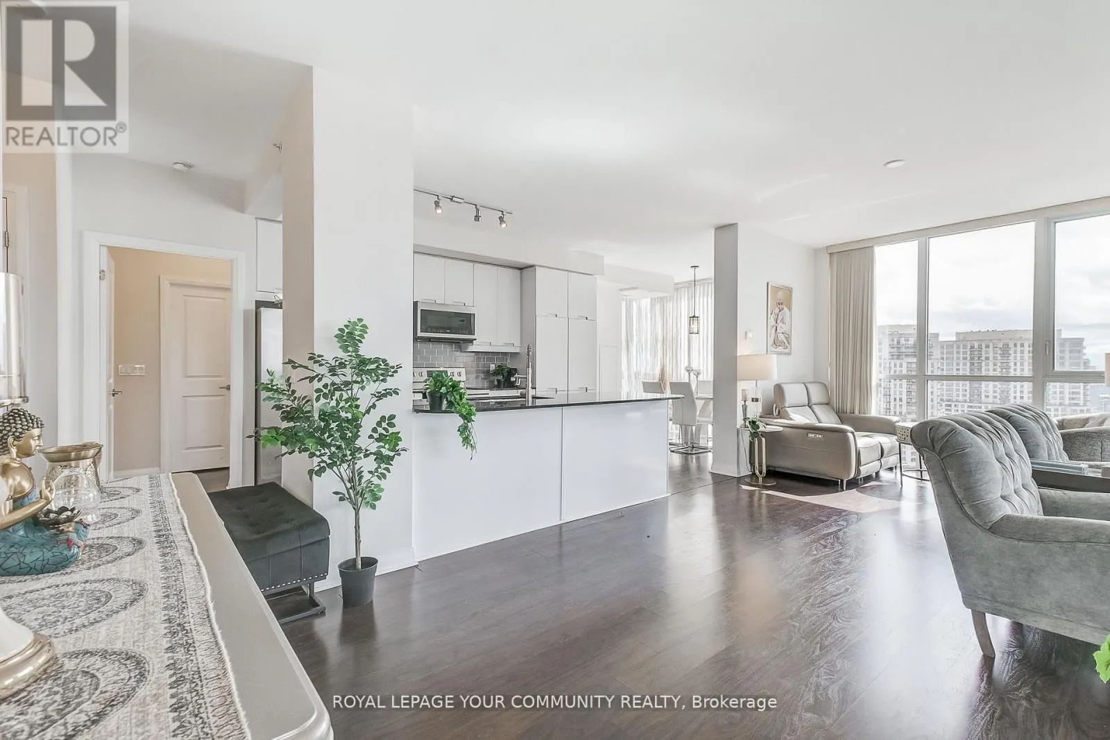 2702 - 75 EGLINTON AVENUE W