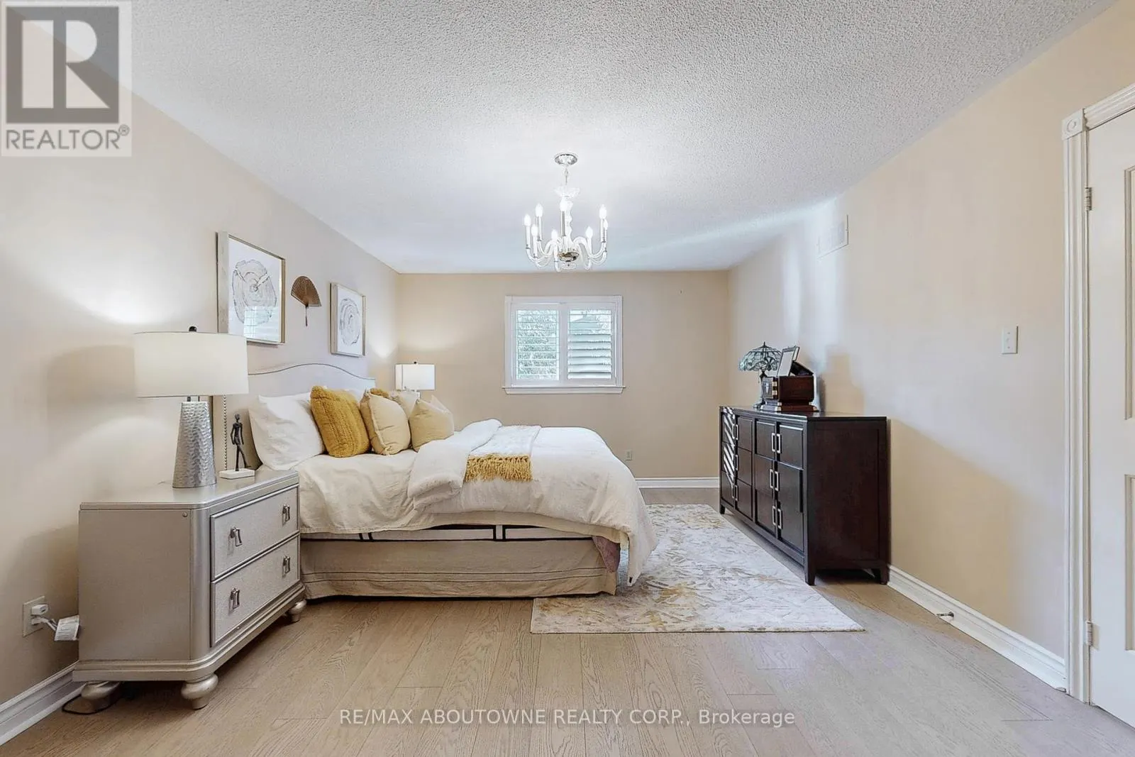 1398 WINTERBOURNE DRIVE
