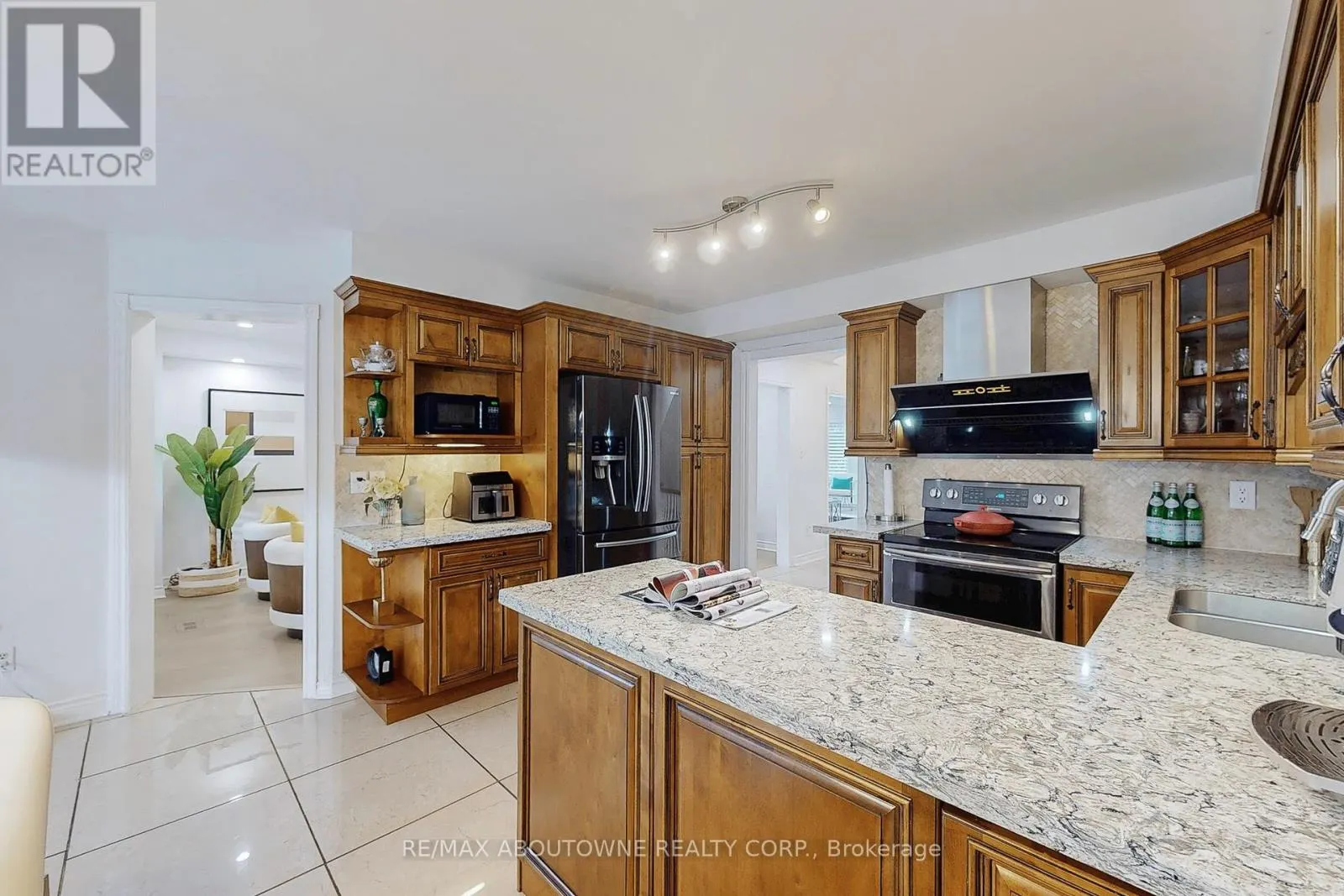 1398 WINTERBOURNE DRIVE