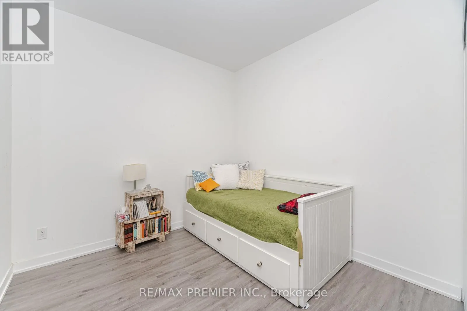 311 - 1787 ST. CLAIR AVENUE W