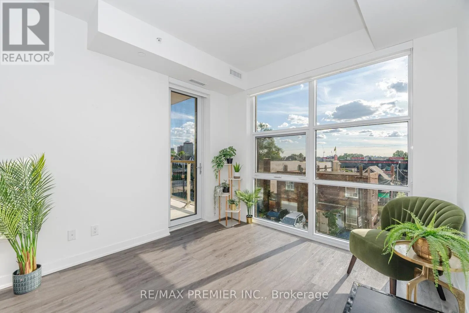311 - 1787 ST. CLAIR AVENUE W