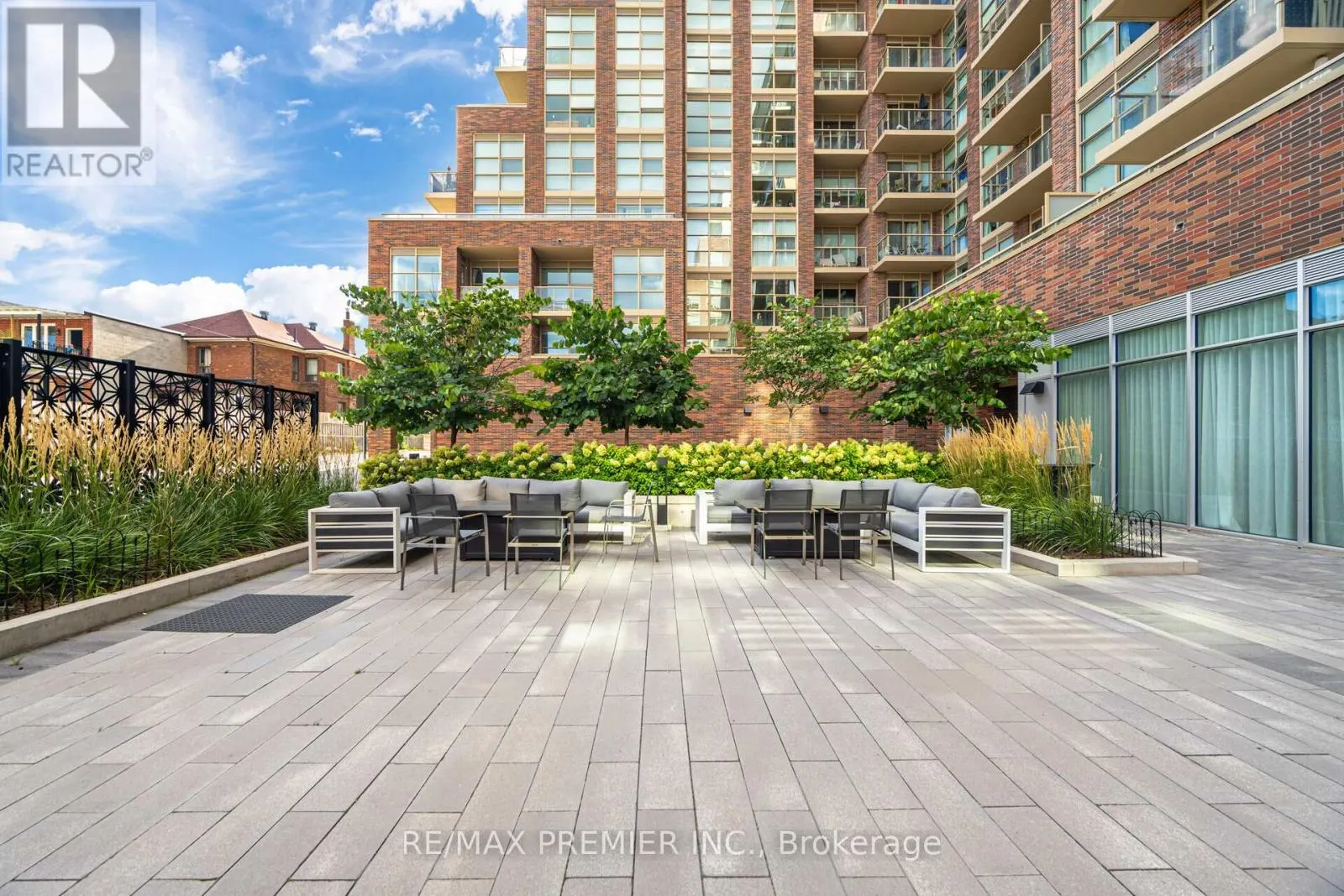 311 - 1787 ST. CLAIR AVENUE W