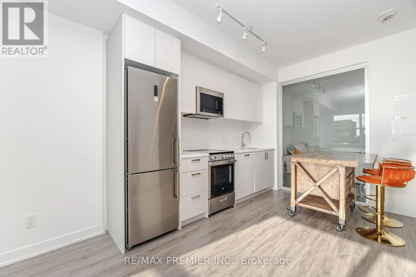 311 - 1787 ST. CLAIR AVENUE W