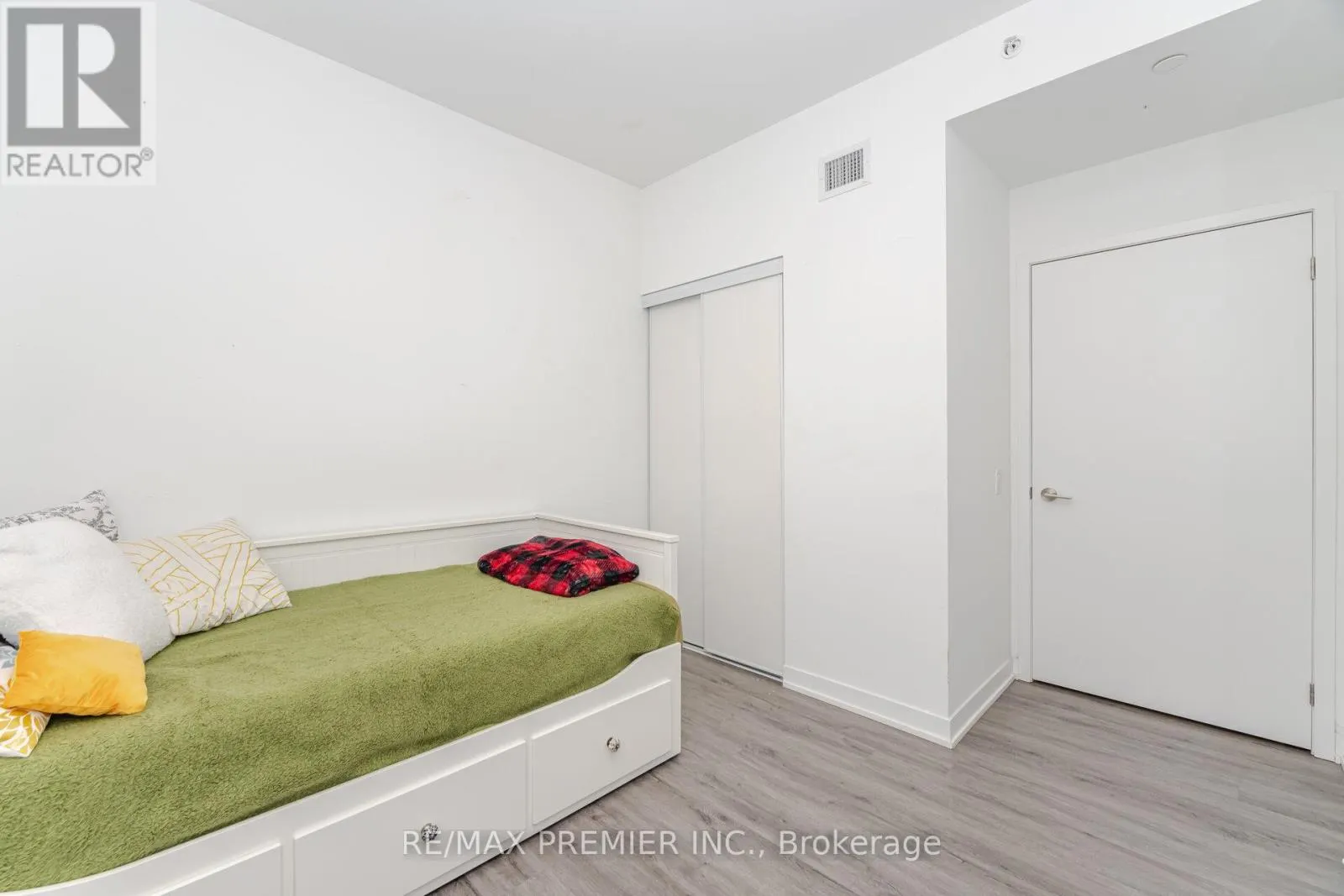 311 - 1787 ST. CLAIR AVENUE W