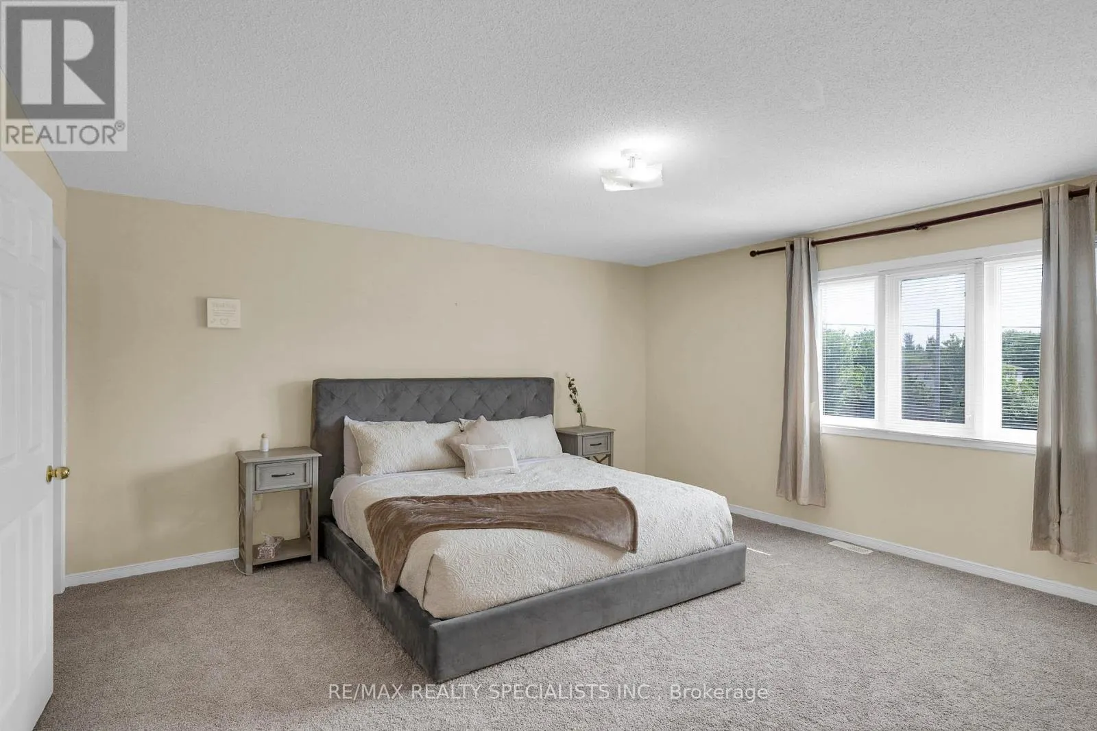 302 BLACK DRIVE