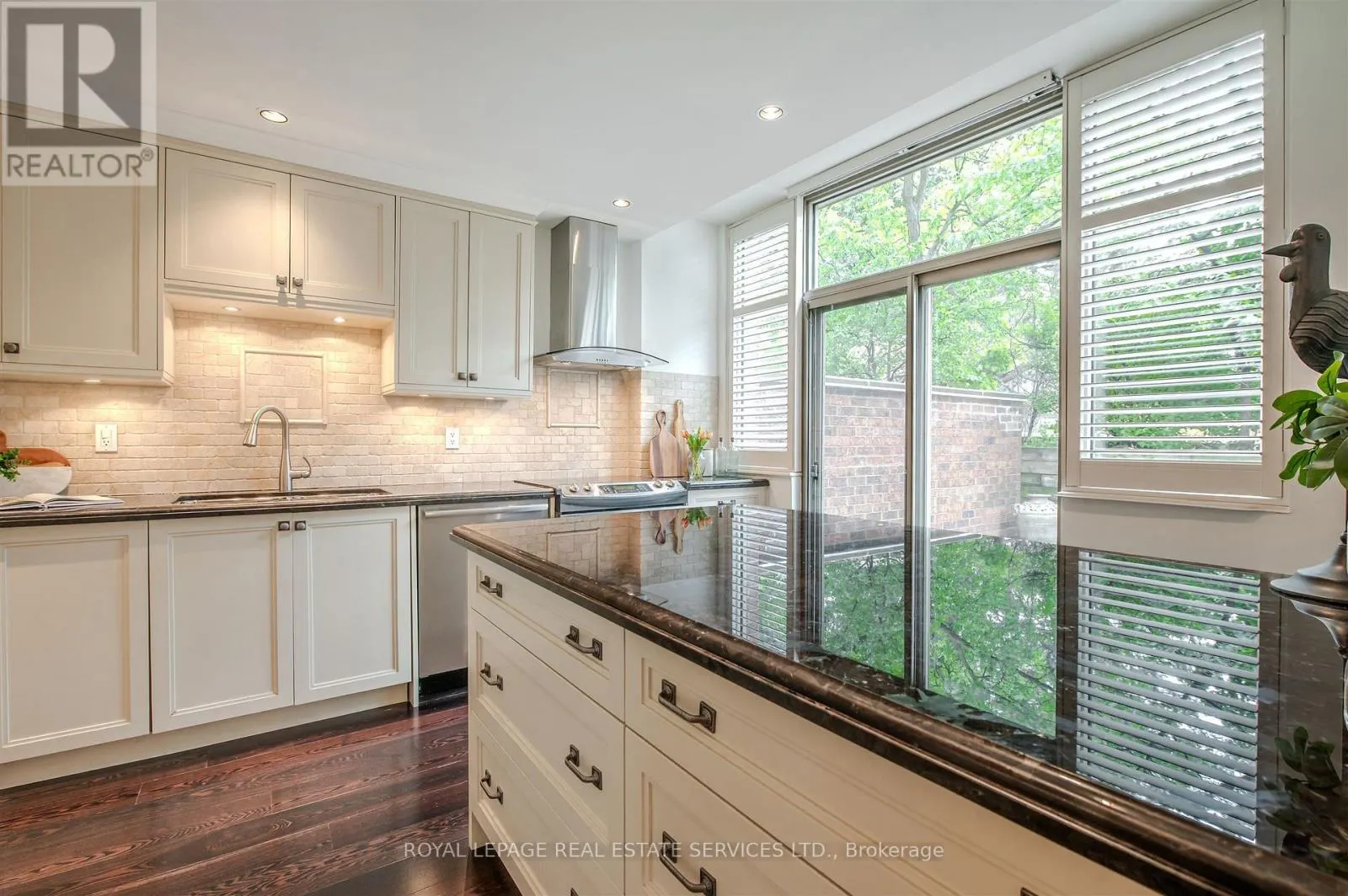 111 - 1110 WALDEN CIRCLE