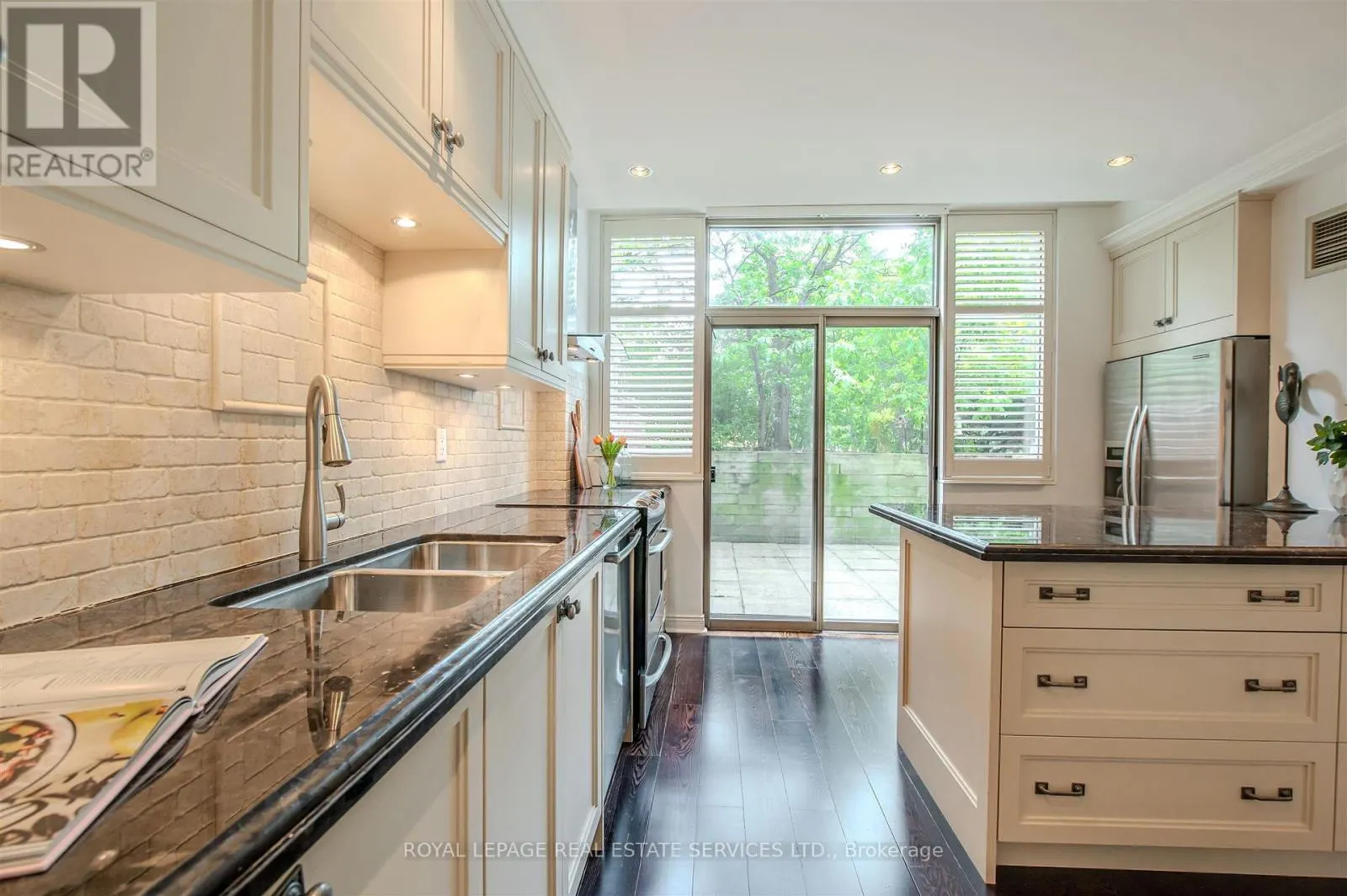 111 - 1110 WALDEN CIRCLE