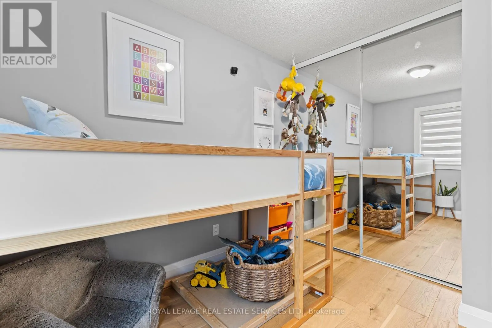 5 - 2303 MARINE DRIVE