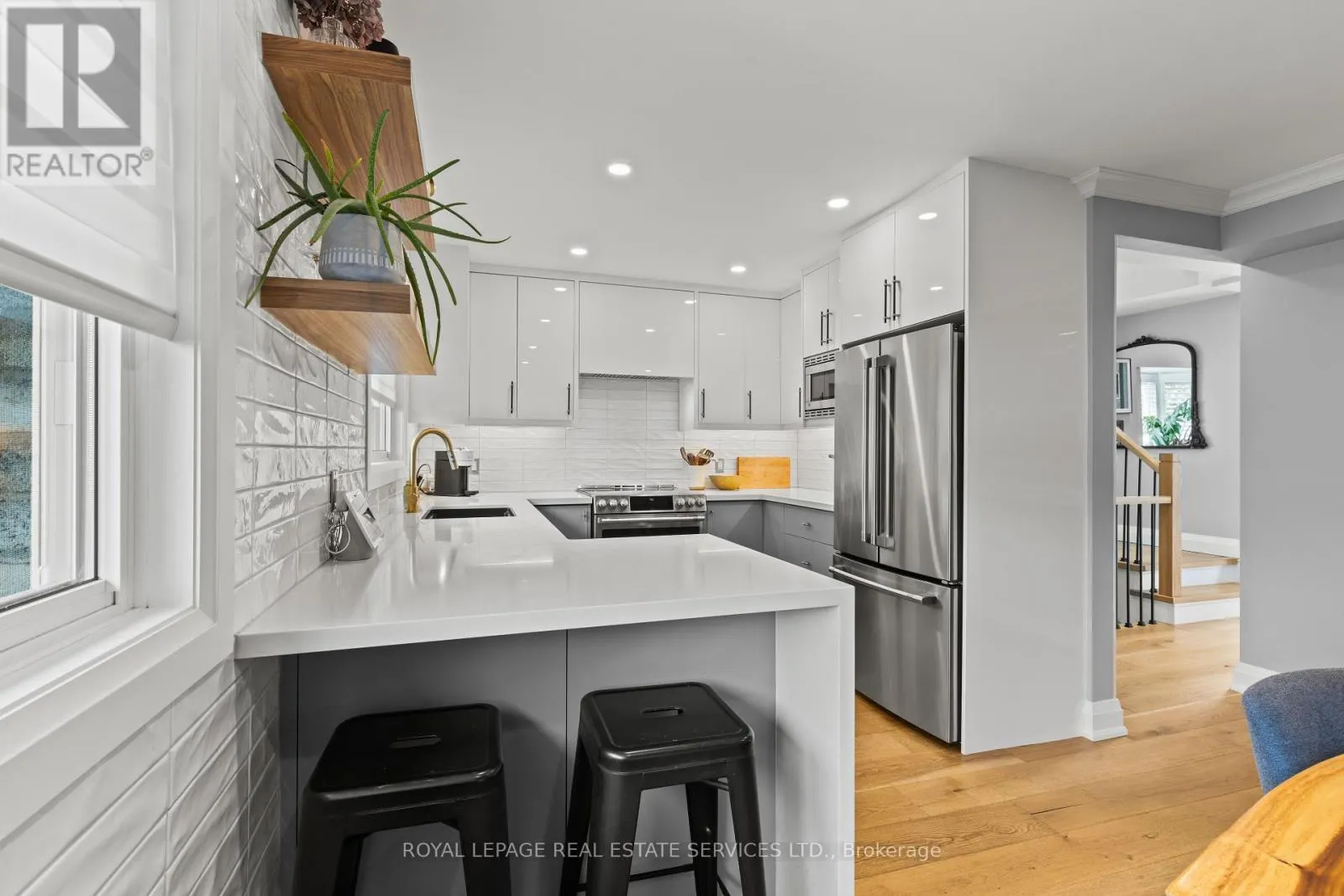 5 - 2303 MARINE DRIVE