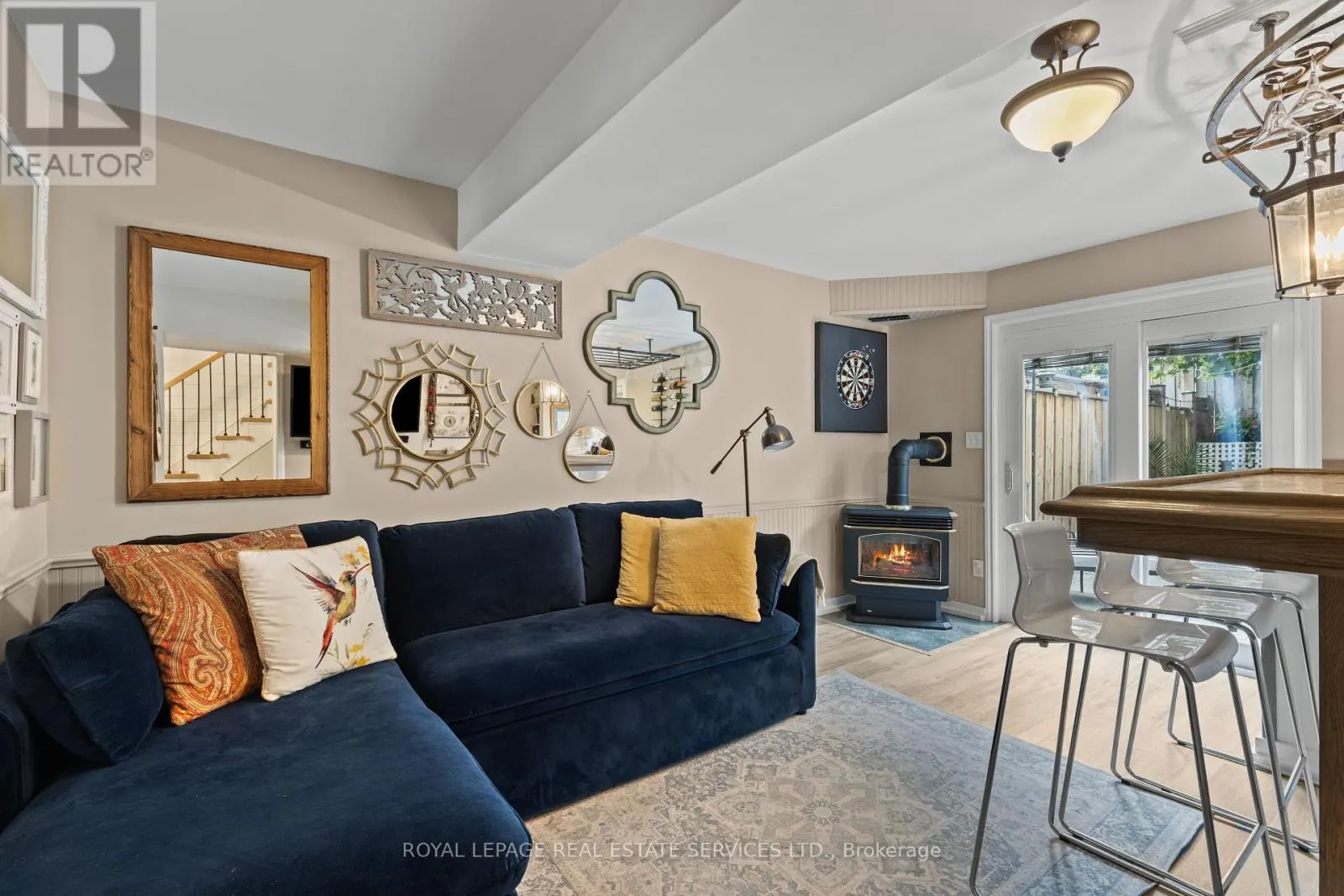 5 - 2303 MARINE DRIVE