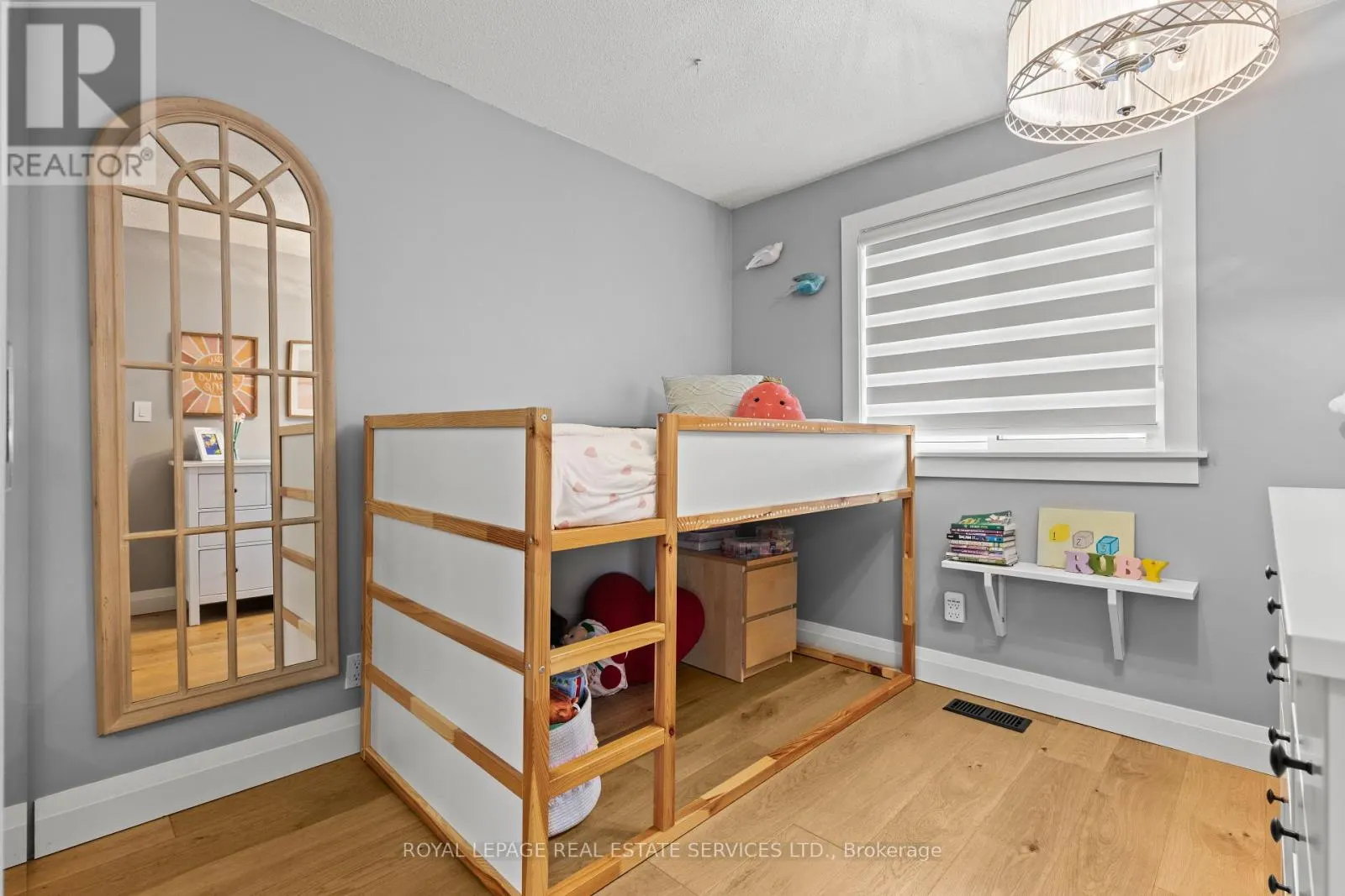 5 - 2303 MARINE DRIVE