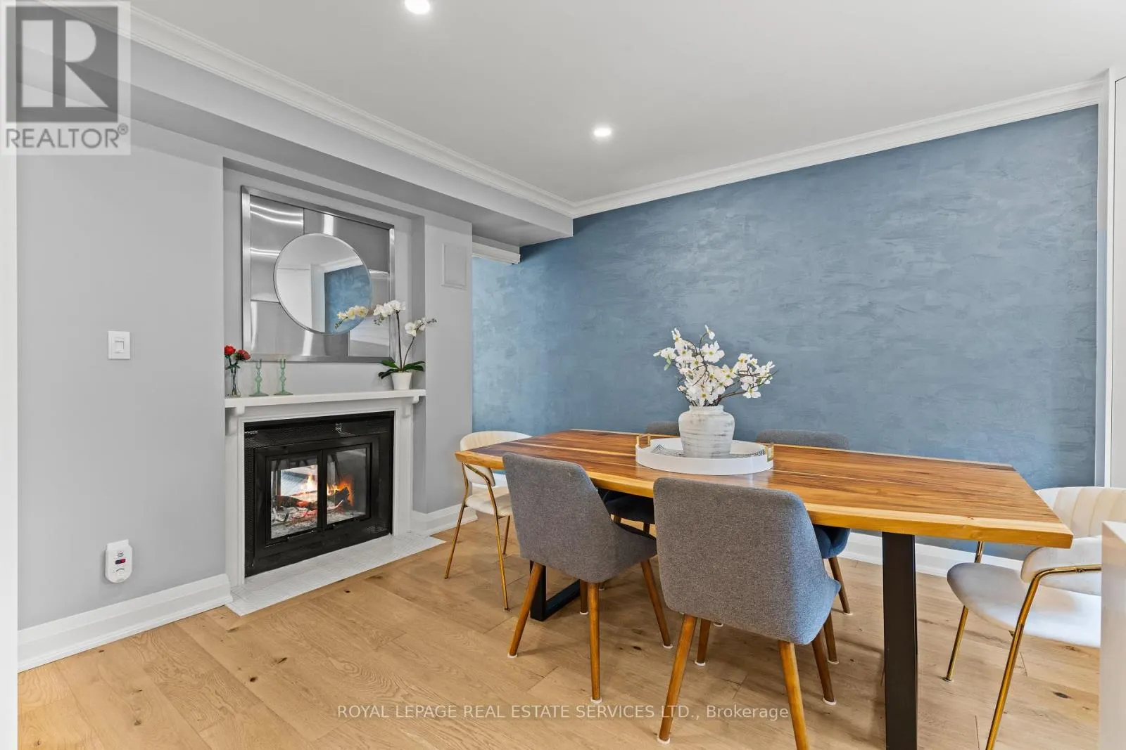 5 - 2303 MARINE DRIVE