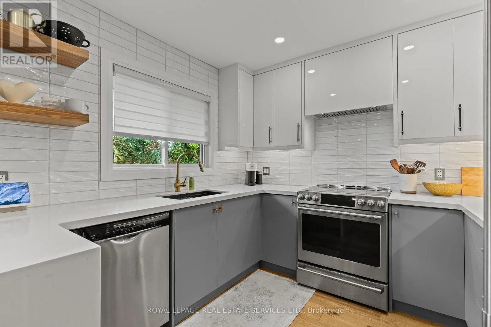 5 - 2303 MARINE DRIVE