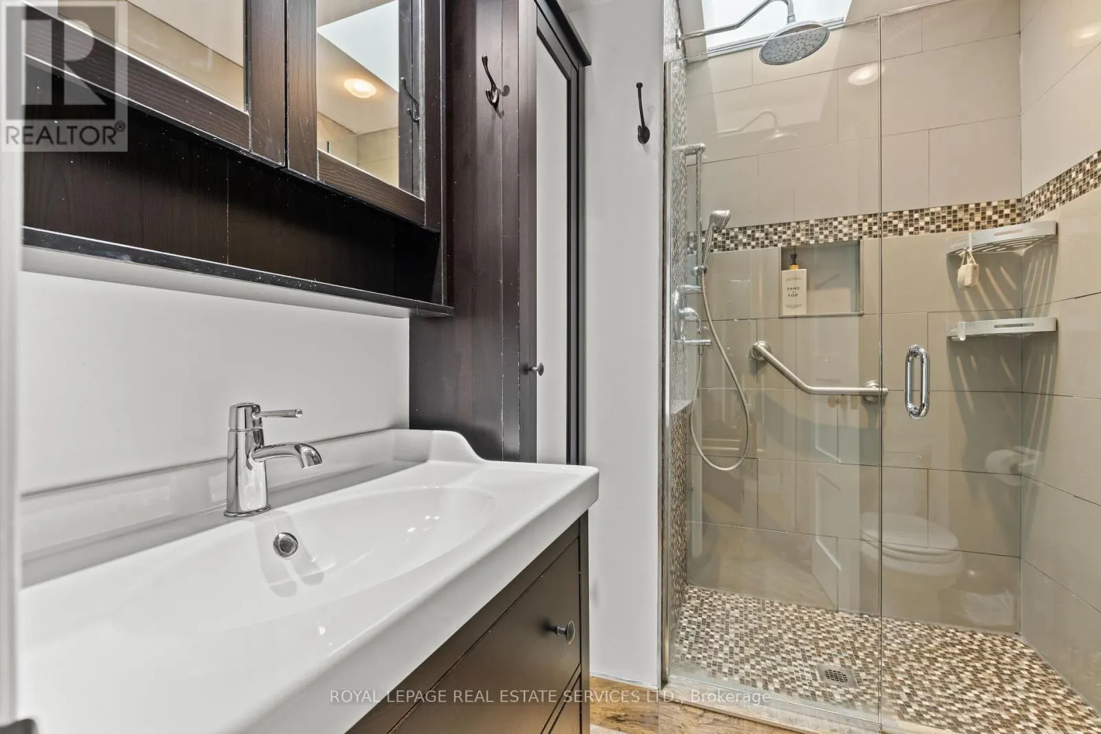 5 - 2303 MARINE DRIVE
