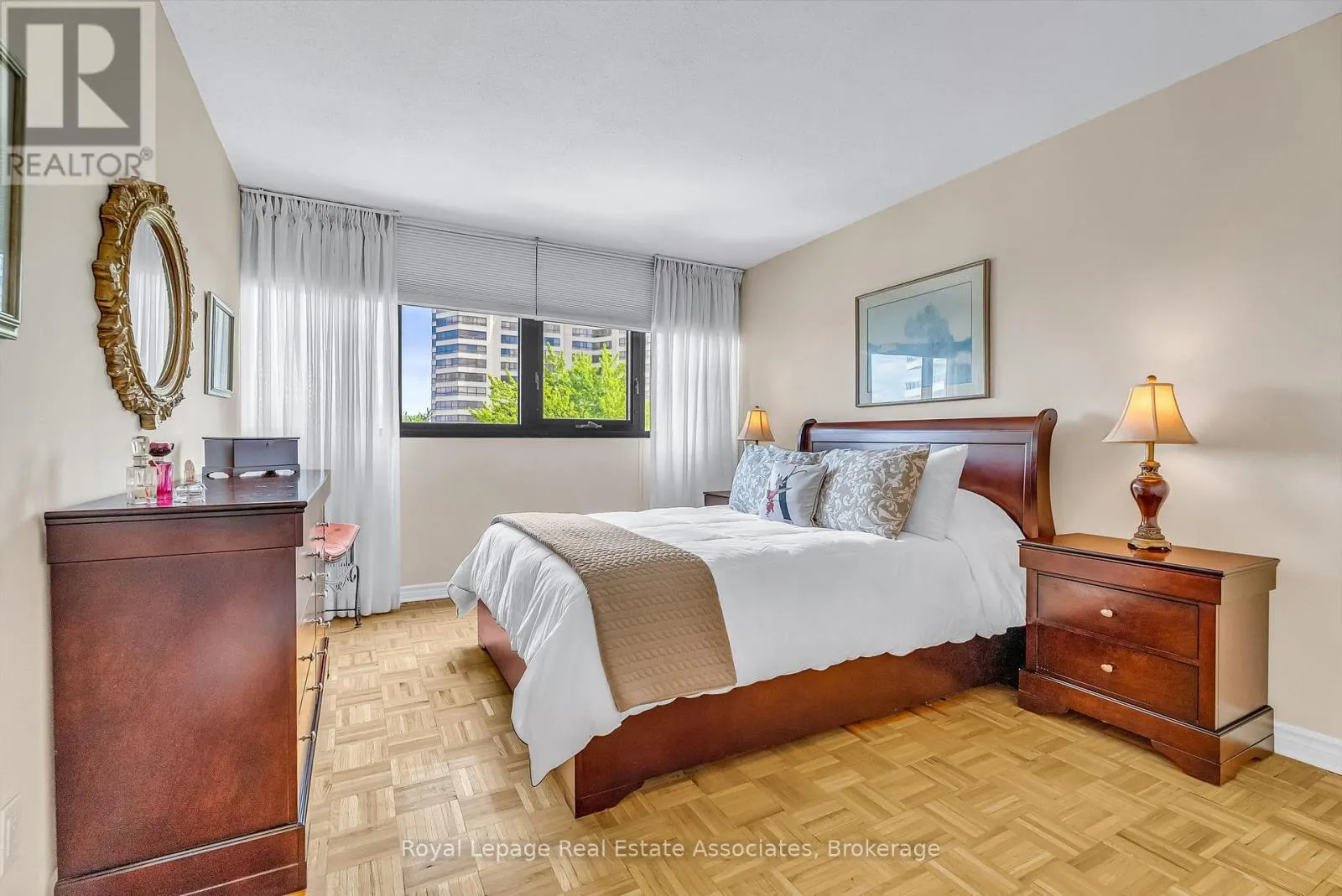 611 - 1333 BLOOR STREET E