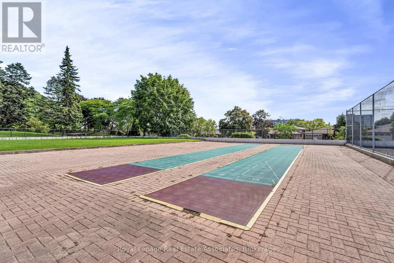 611 - 1333 BLOOR STREET E