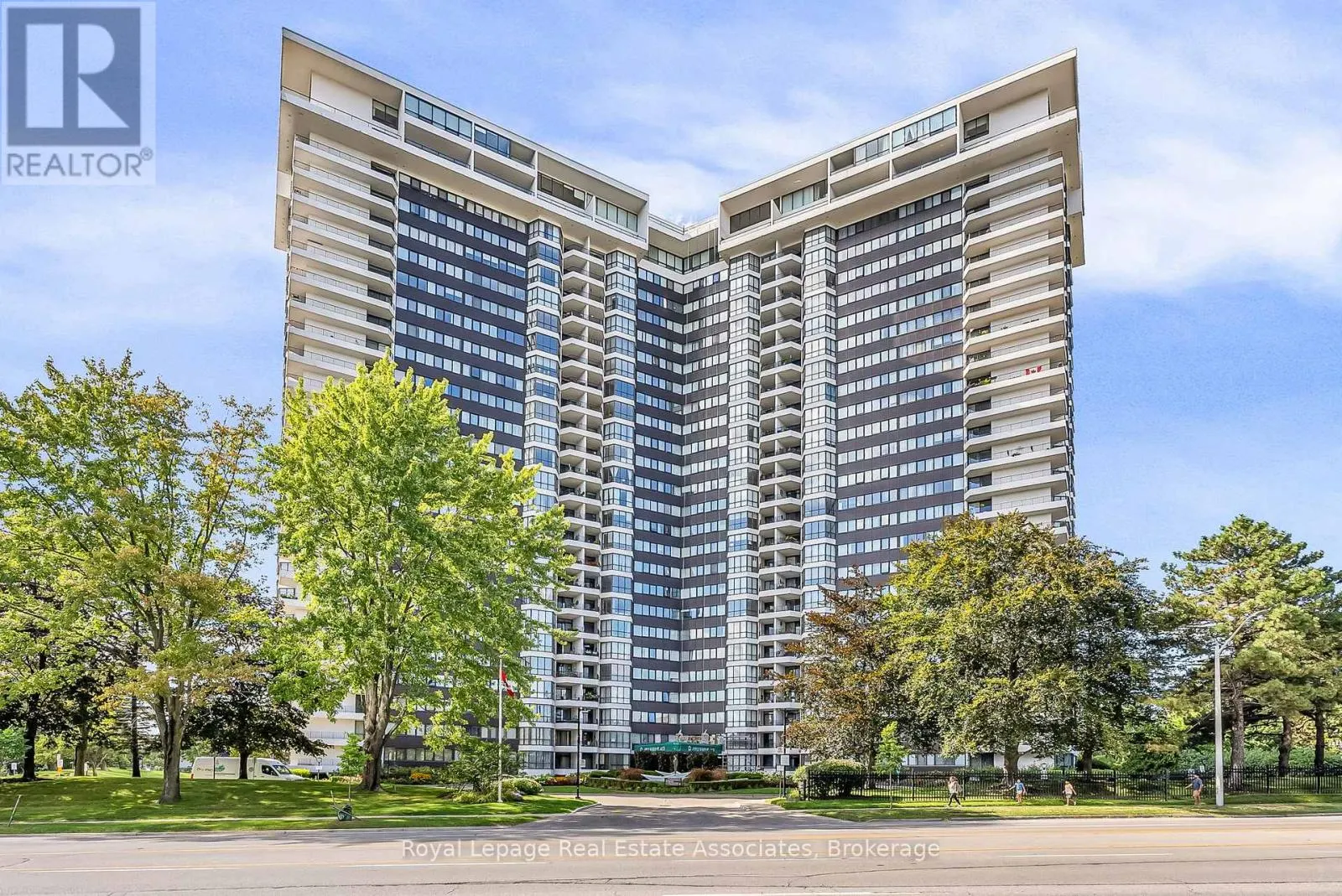 611 - 1333 BLOOR STREET E