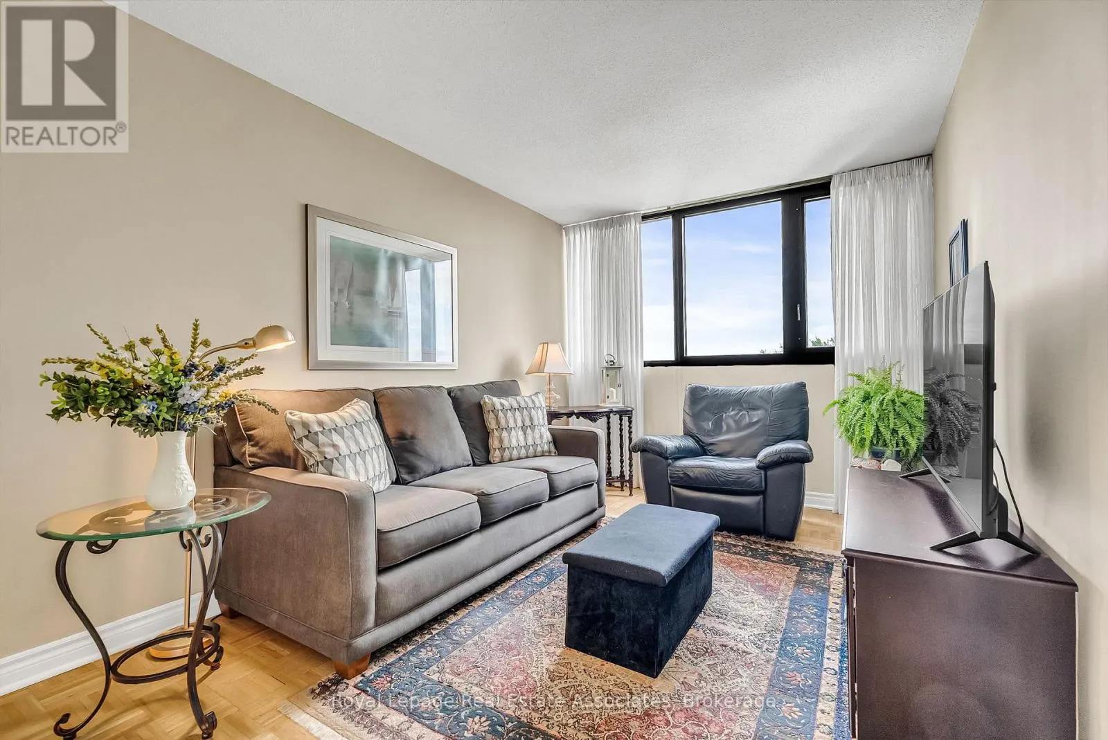 611 - 1333 BLOOR STREET E