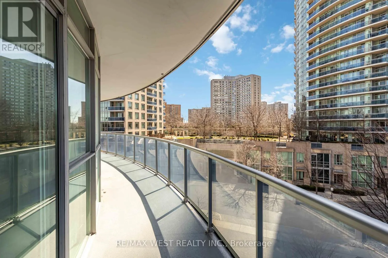 406 - 80 ABSOLUTE AVENUE