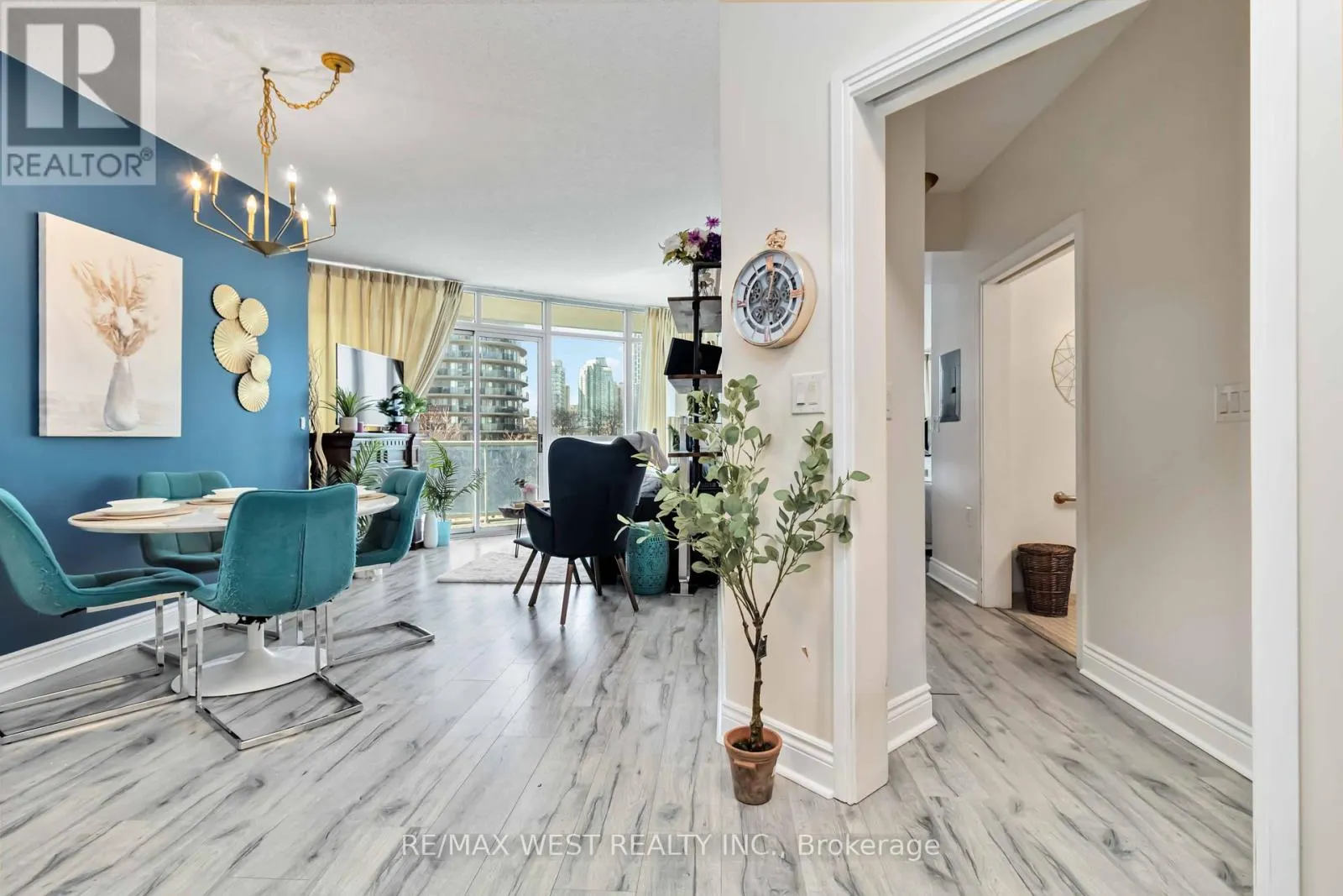 406 - 80 ABSOLUTE AVENUE