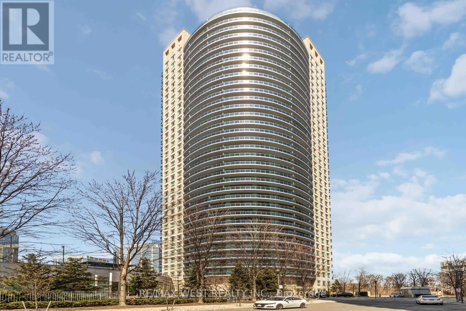 406 - 80 ABSOLUTE AVENUE