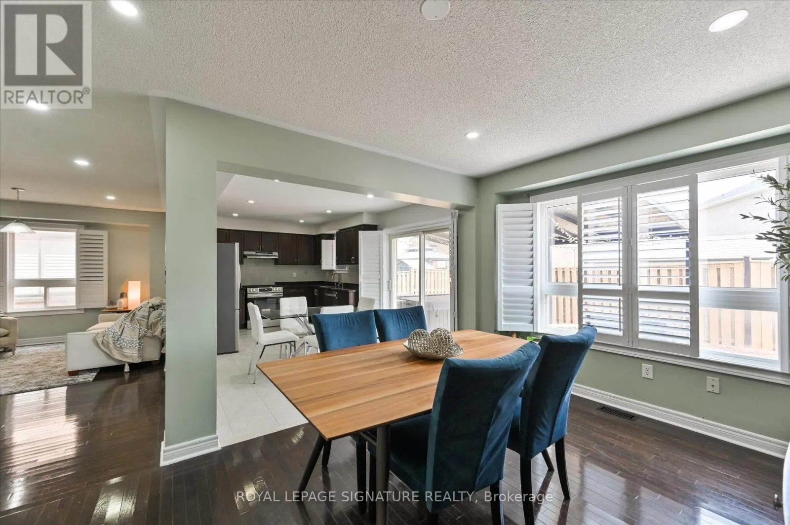 5 THORNBUSH BOULEVARD
