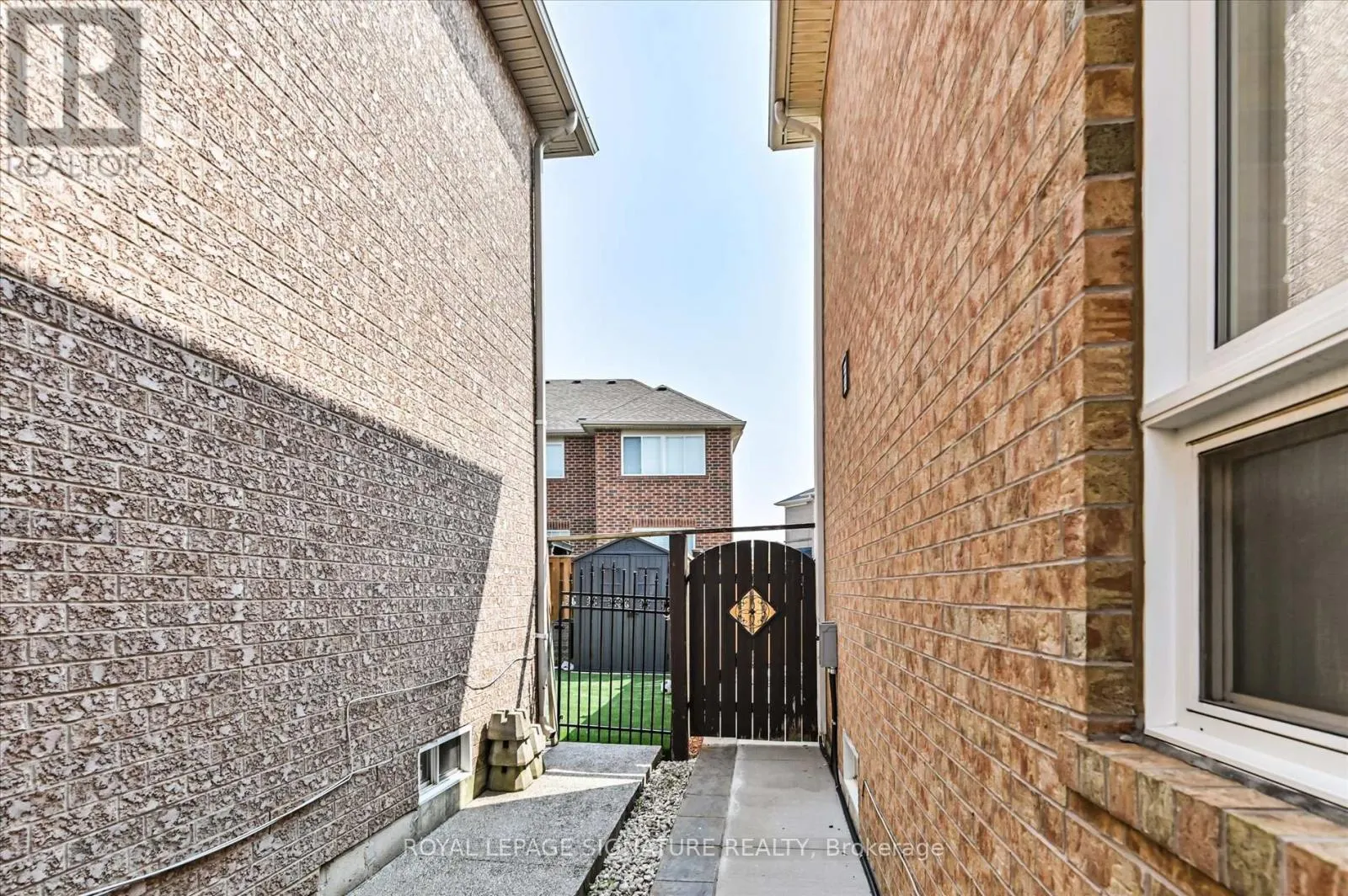 5 THORNBUSH BOULEVARD