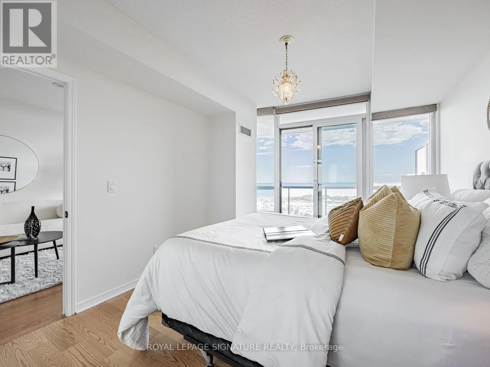 2101 - 2230 LAKE SHORE BOULEVARD W