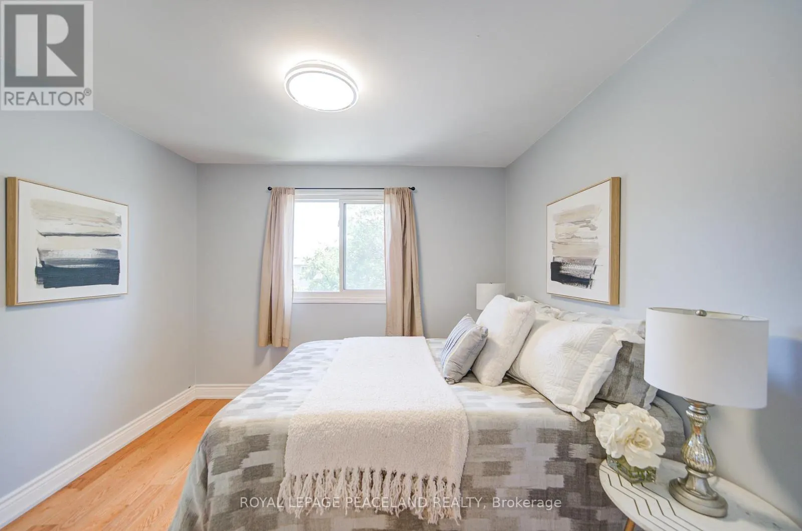 718 EAGLEMOUNT CRESCENT