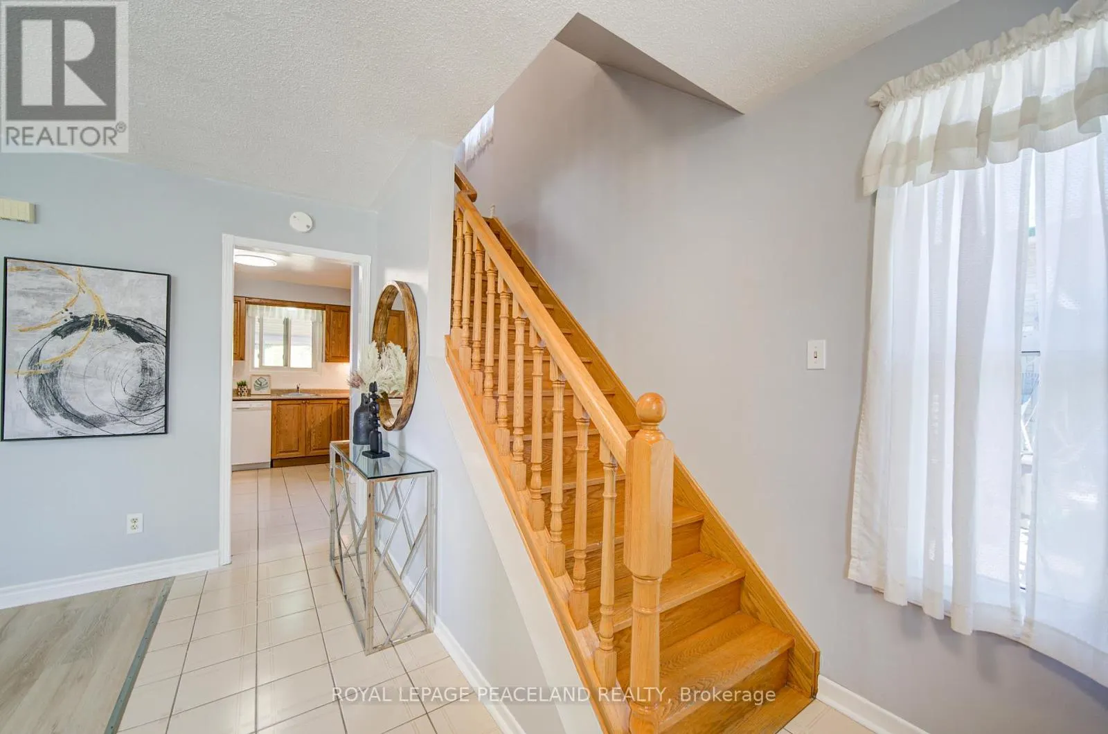 718 EAGLEMOUNT CRESCENT
