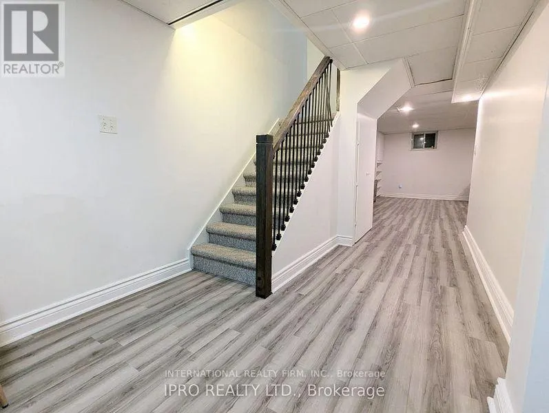 52 VODDEN COURT