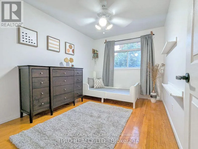 52 VODDEN COURT