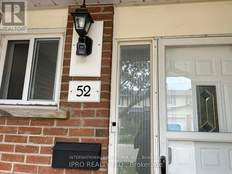 52 VODDEN COURT