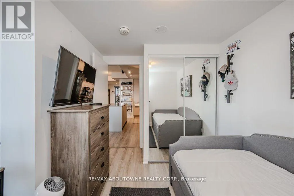 926 - 26 GIBBS ROAD