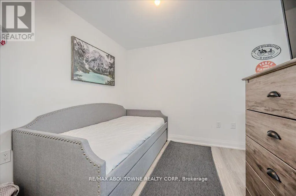 926 - 26 GIBBS ROAD