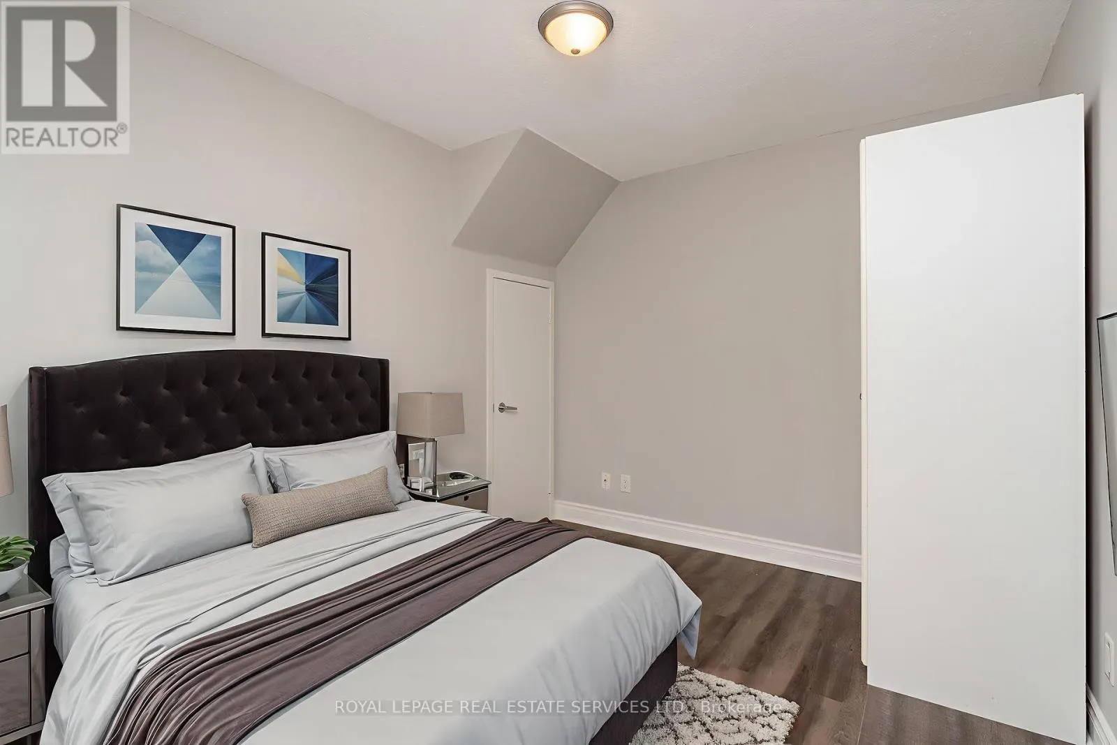 79 - 9 WINDERMERE AVENUE
