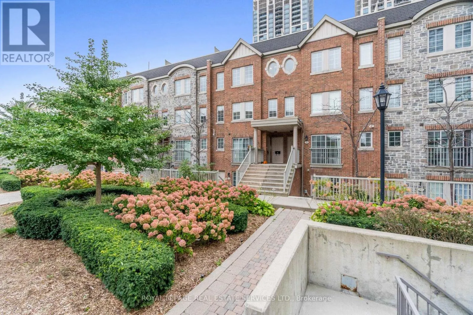 79 - 9 WINDERMERE AVENUE