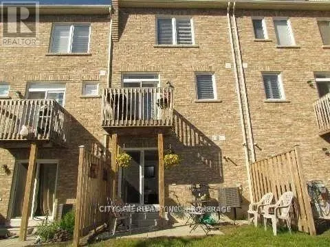 7133 TRIUMPH LANE