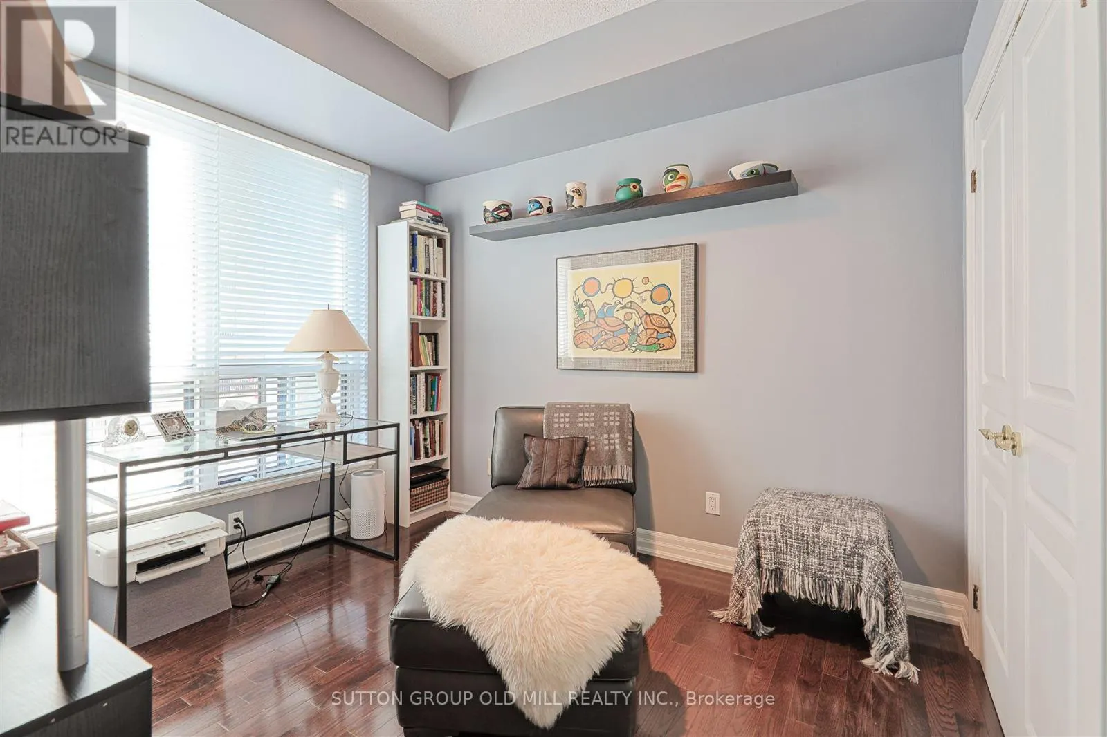 305 - 2087 LAKE SHORE BOULEVARD W