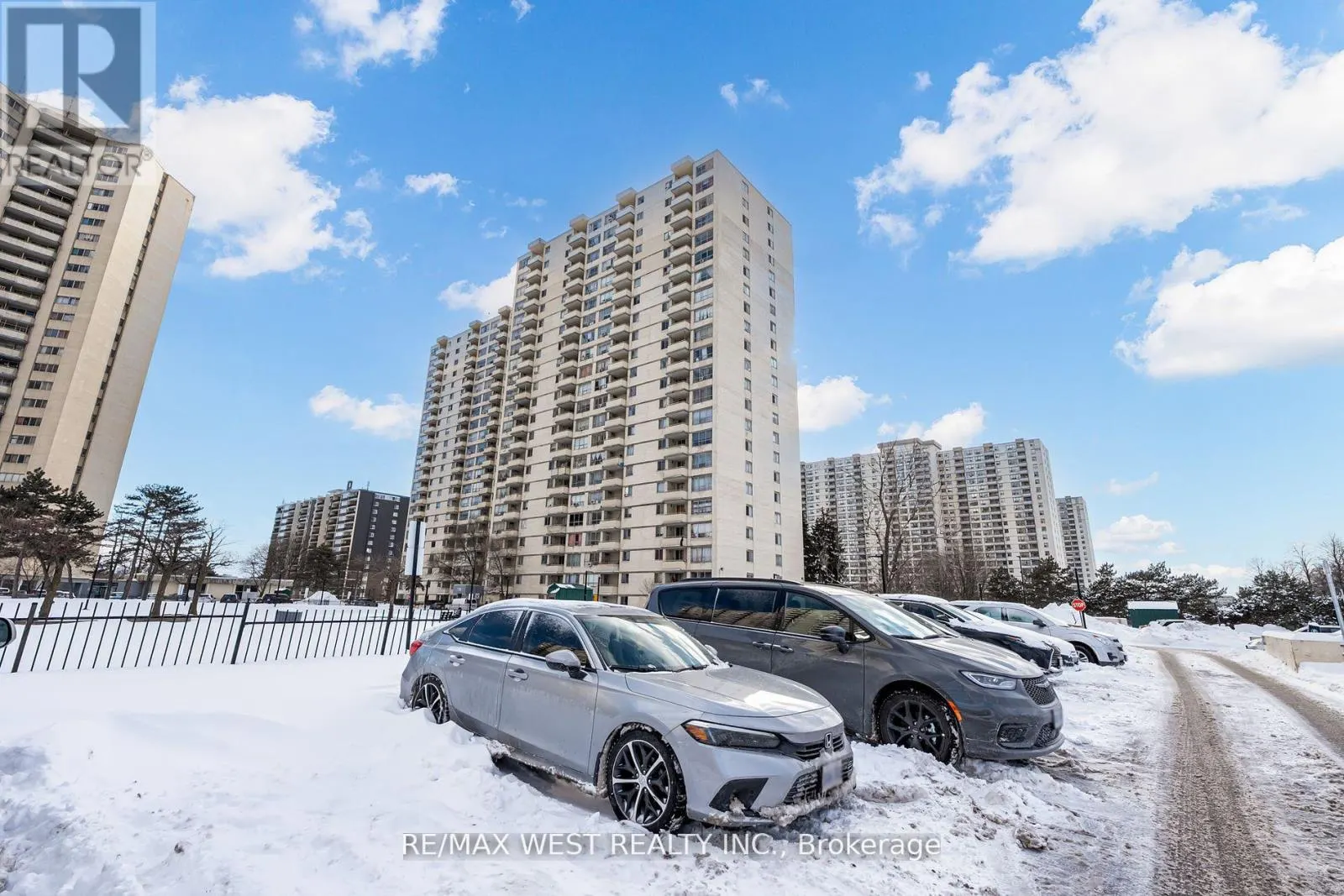 209 - 340 DIXON ROAD
